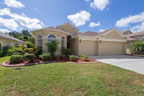 House in New Port Richey, Florida 4 bedrooms, 190.64 sq.m. № 1382574 - photo 9