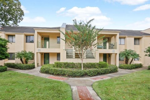 Condo in Orlando, Florida, 2 bedrooms  № 1382575 - photo 1