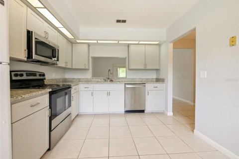 Condo in Orlando, Florida, 2 bedrooms  № 1382575 - photo 6