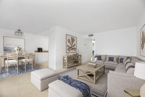 Condo in Boca Raton, Florida, 2 bedrooms  № 1230251 - photo 10