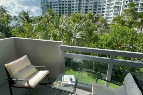 Condo in Miami Beach, Florida, 1 bedroom  № 1230289 - photo 5