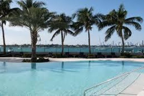 Condo in Miami Beach, Florida, 1 bedroom  № 1230289 - photo 2