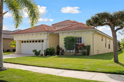 Villa ou maison à vendre à North Port, Floride: 3 chambres, 201.78 m2 № 1380737 - photo 2