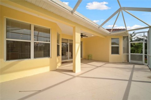 House in North Port, Florida 3 bedrooms, 201.78 sq.m. № 1380737 - photo 5