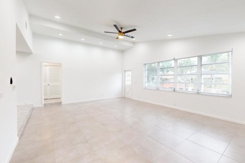 Casa en venta en Hollywood, Florida, 5 dormitorios, 257.43 m2 № 1178467 - foto 27