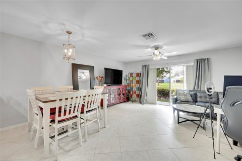 Townhouse in Tamarac, Florida 2 bedrooms, 114.27 sq.m. № 1178470 - photo 25