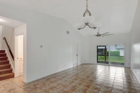 Townhouse in Lake Worth, Florida 3 bedrooms, 121.52 sq.m. № 1178578 - photo 20