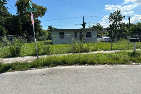 Immobilier commercial à vendre à Miami, Floride: 132.29 m2 № 1388074 - photo 2