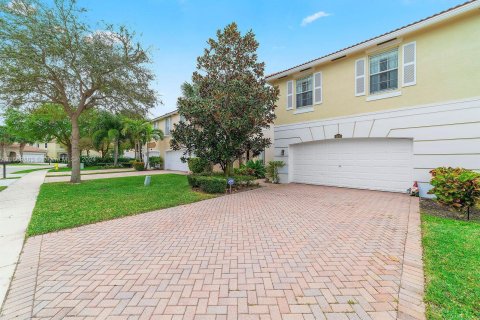 House in Palm Beach Gardens, Florida 3 bedrooms, 164.81 sq.m. № 1388073 - photo 2