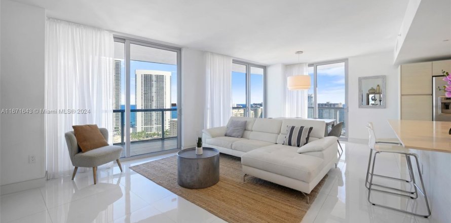 Condominio en Hallandale Beach, Florida, 3 dormitorios  № 1394940