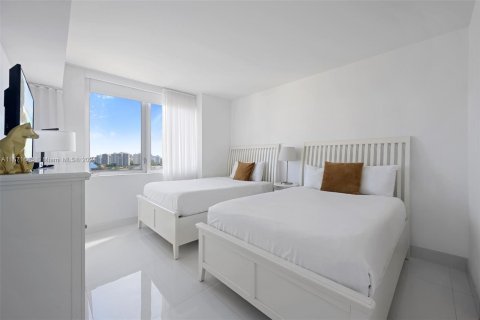 Condominio en venta en Hallandale Beach, Florida, 3 dormitorios, 161.37 m2 № 1394940 - foto 12