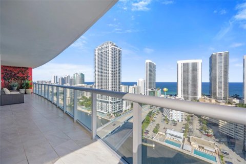 Condominio en venta en Hallandale Beach, Florida, 3 dormitorios, 161.37 m2 № 1394940 - foto 20