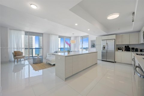 Condominio en venta en Hallandale Beach, Florida, 3 dormitorios, 161.37 m2 № 1394940 - foto 6