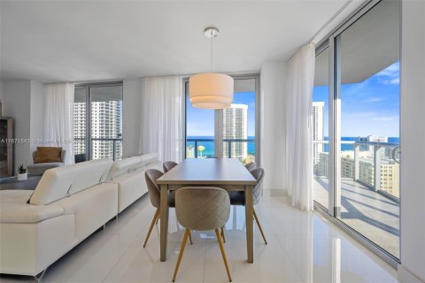 Condominio en venta en Hallandale Beach, Florida, 3 dormitorios, 161.37 m2 № 1394940 - foto 3