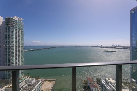 Condo in Miami, Florida, 2 bedrooms  № 1395035 - photo 29