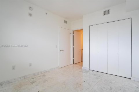 Condo in Miami, Florida, 2 bedrooms  № 1395035 - photo 24