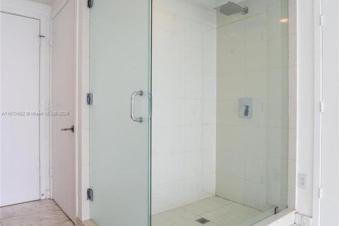 Condo in Miami, Florida, 2 bedrooms  № 1395035 - photo 21