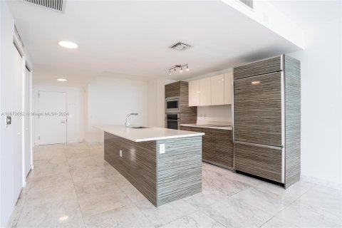 Condo in Miami, Florida, 2 bedrooms  № 1395035 - photo 11