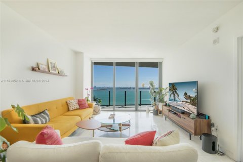 Condo in Miami, Florida, 2 bedrooms  № 1395035 - photo 13