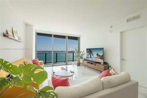 Condo in Miami, Florida, 2 bedrooms  № 1395035 - photo 14