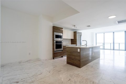 Condo in Miami, Florida, 2 bedrooms  № 1395035 - photo 3