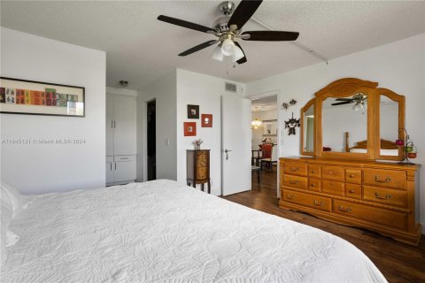 Condo in Sunrise, Florida, 2 bedrooms  № 1328741 - photo 16