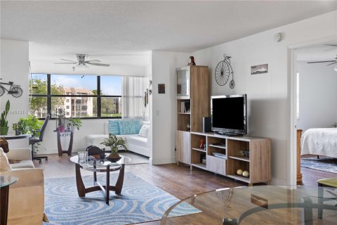 Condo in Sunrise, Florida, 2 bedrooms  № 1328741 - photo 1