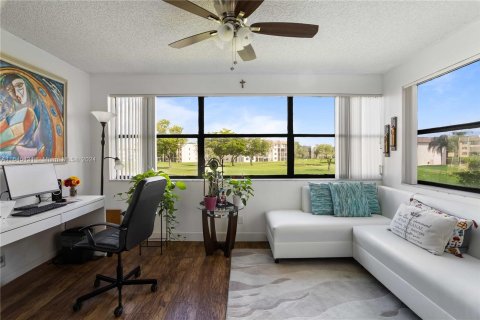 Condo in Sunrise, Florida, 2 bedrooms  № 1328741 - photo 3