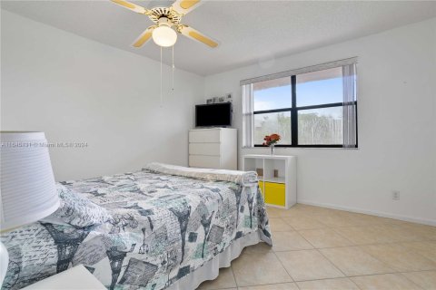 Condo in Sunrise, Florida, 2 bedrooms  № 1328741 - photo 18