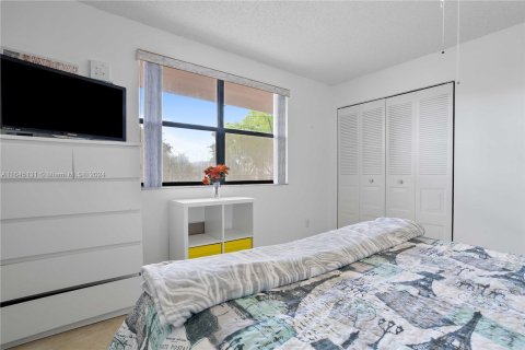 Condo in Sunrise, Florida, 2 bedrooms  № 1328741 - photo 19