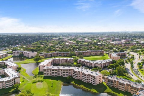 Condo in Sunrise, Florida, 2 bedrooms  № 1328741 - photo 28