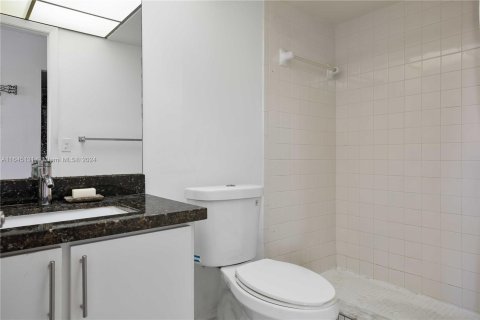 Condo in Sunrise, Florida, 2 bedrooms  № 1328741 - photo 17