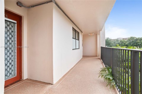 Condo in Sunrise, Florida, 2 bedrooms  № 1328741 - photo 21