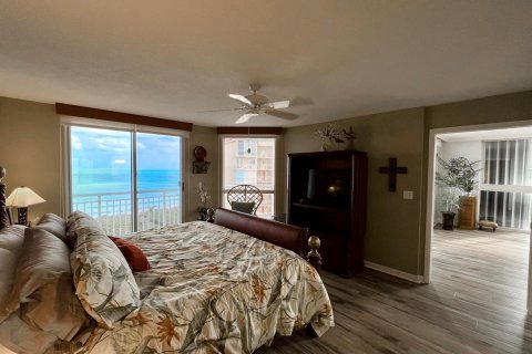 Condo in Hutchinson Island South, Florida, 3 bedrooms  № 869857 - photo 25