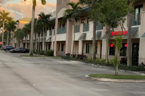 Immobilier commercial à vendre à Royal Palm Beach, Floride № 869855 - photo 12