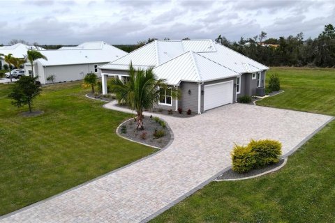 Villa ou maison à vendre à Punta Gorda, Floride: 3 chambres, 195.09 m2 № 950605 - photo 2