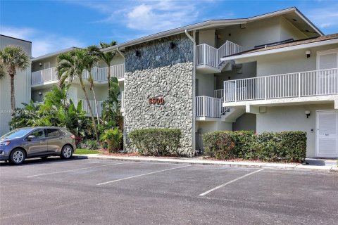 Condominio en venta en St. Lucie, Florida, 1 dormitorio, 62.99 m2 № 1094769 - foto 1