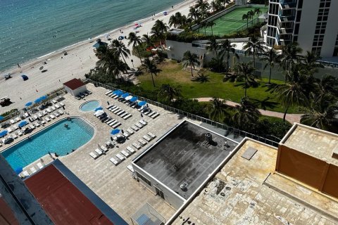 Hotel en venta en Sunny Isles Beach, Florida, 33.44 m2 № 1094768 - foto 7