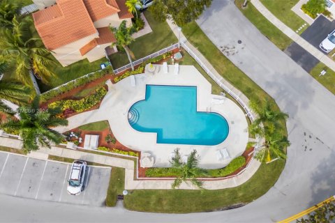 Adosado en venta en Pembroke Pines, Florida, 4 dormitorios, 138.98 m2 № 1292816 - foto 27