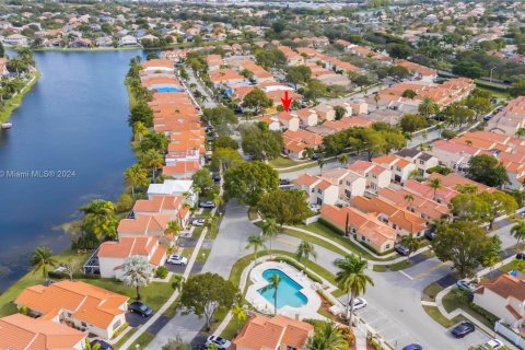 Adosado en venta en Pembroke Pines, Florida, 4 dormitorios, 138.98 m2 № 1292816 - foto 25