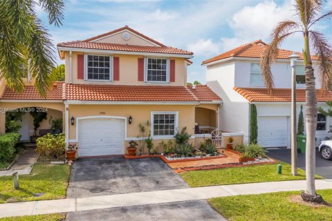 Townhouse in Pembroke Pines, Florida 4 bedrooms, 138.98 sq.m. № 1292816 - photo 22