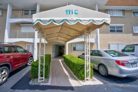 Condo in North Palm Beach, Florida, 2 bedrooms  № 1178652 - photo 24