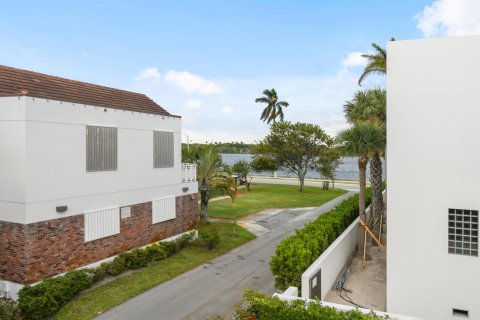 Villa ou maison à vendre à West Palm Beach, Floride: 5 chambres, 509.75 m2 № 888449 - photo 26