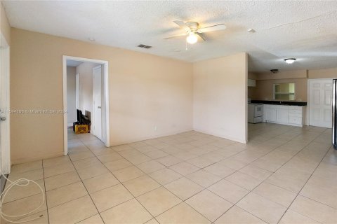 House in Fort Lauderdale, Florida 3 bedrooms, 108.42 sq.m. № 1188130 - photo 18