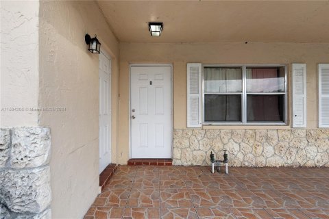 House in Fort Lauderdale, Florida 3 bedrooms, 108.42 sq.m. № 1188130 - photo 4