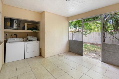 House in Fort Lauderdale, Florida 3 bedrooms, 108.42 sq.m. № 1188130 - photo 16