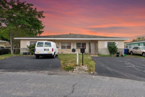 Villa ou maison à vendre à Fort Lauderdale, Floride: 3 chambres, 108.42 m2 № 1188130 - photo 1