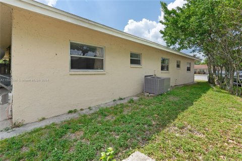 Villa ou maison à vendre à Fort Lauderdale, Floride: 3 chambres, 108.42 m2 № 1188130 - photo 23