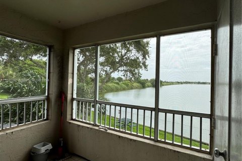 Condo in Oakland Park, Florida, 2 bedrooms  № 1269650 - photo 9