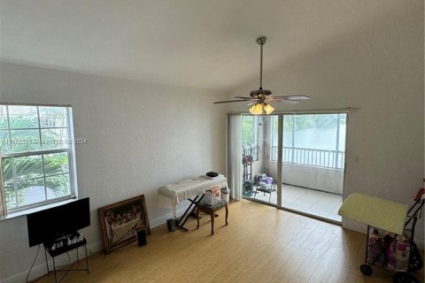 Condo in Oakland Park, Florida, 2 bedrooms  № 1269650 - photo 8